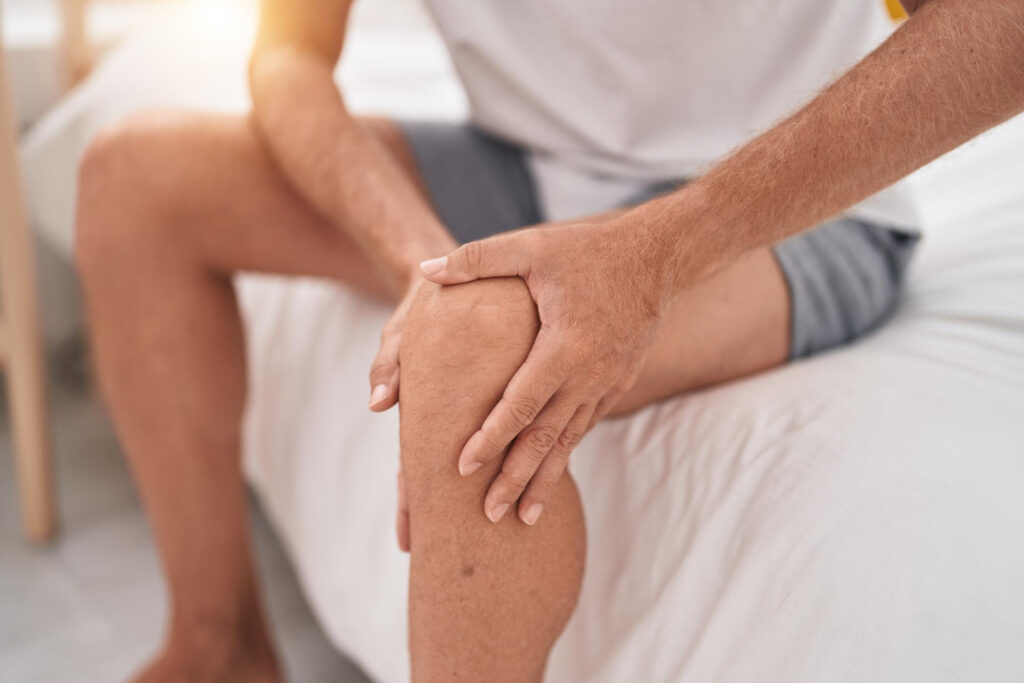 Knee pain treatment in hindi: घुटने के दर्द का इलाज